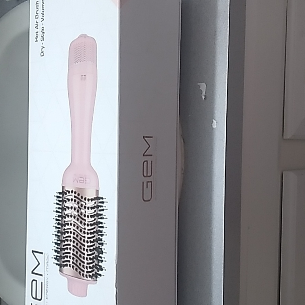 Gem hairdryer brush